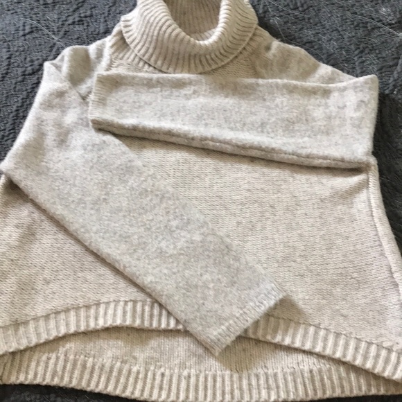John + Jenn- cowl neck pullover Sweater-S/P - Picture 4 of 14